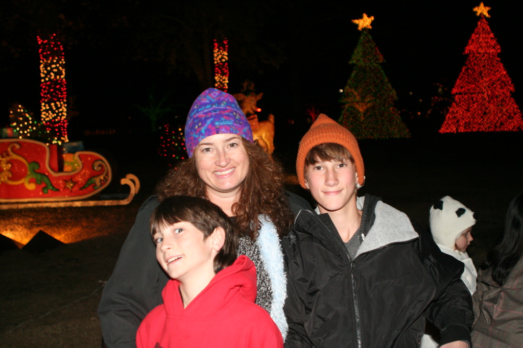 2012/12(December)/Christmas/Trail-of-Lights/1024x768_2012-12-22-Trail-of-Lights-54-Dax-Suzi-Chance.JPG