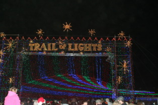 2012-12-22-Trail-of-Lights-40.JPG