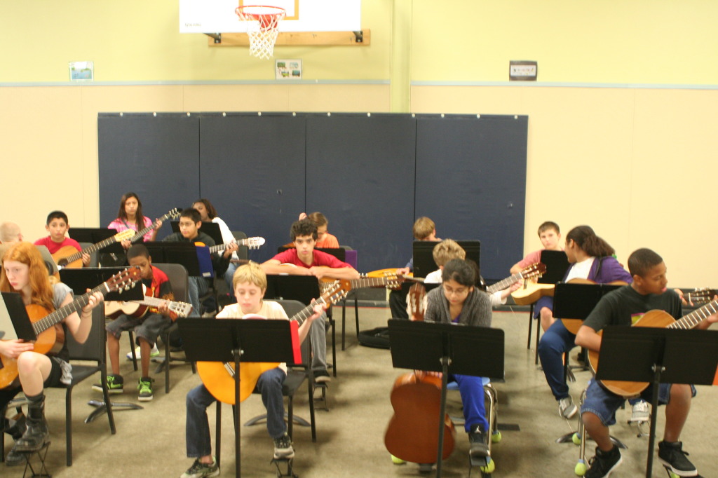 2012/12(December)/NYOS-Chance-Guitar-Recital/1024x768_2012-12-07-NYOS-Guitar-Recital-Chance-8.JPG