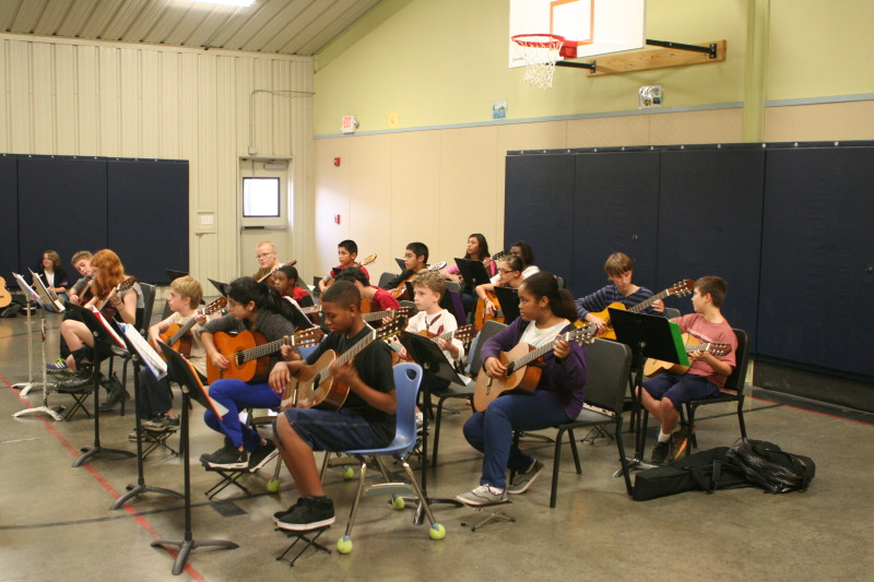 2012/12(December)/NYOS-Chance-Guitar-Recital/800x600_2012-12-07-NYOS-Guitar-Recital-Chance-9.JPG