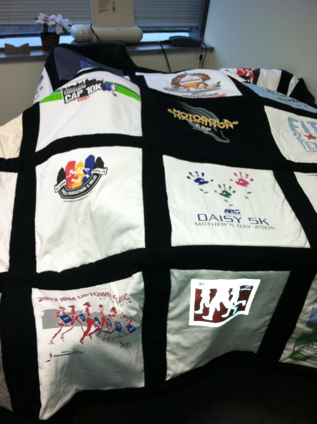 2013/01(January)/Misc/640x480_2013-01-11-Running-Shirt-Quilt-for-Suzi.JPG