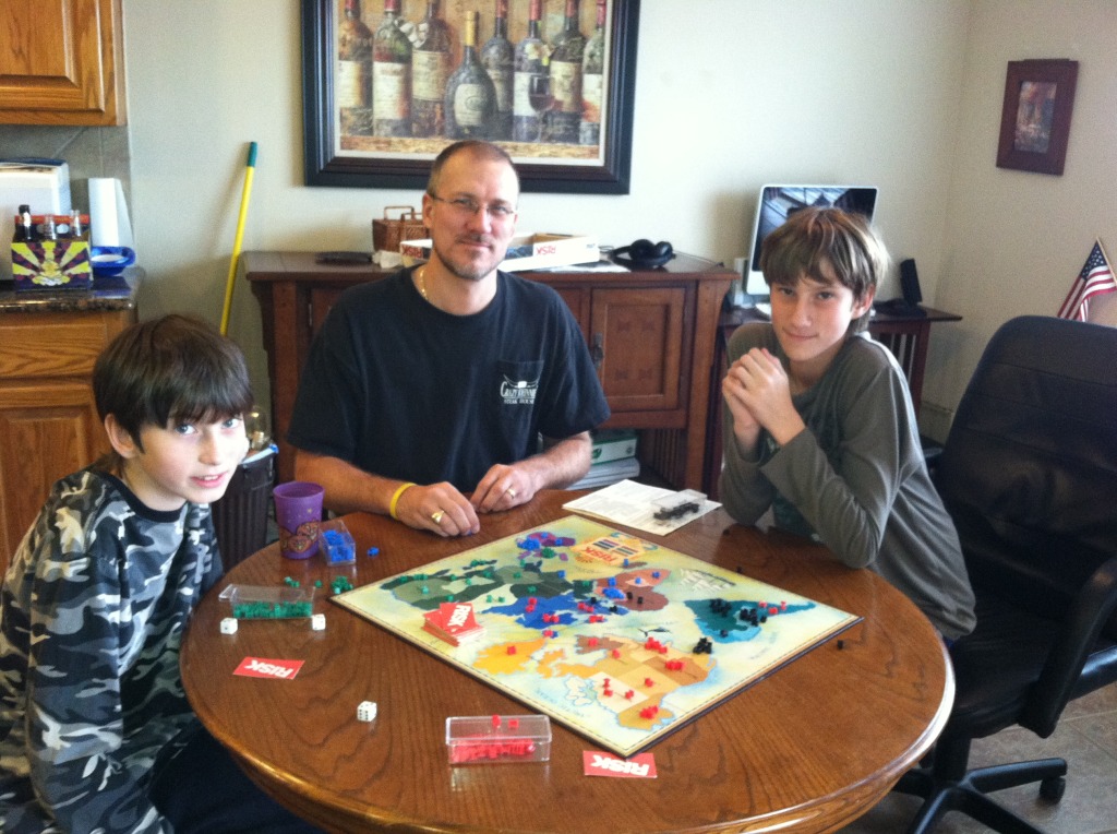 2013/01(January)/New-Years-Day/1024x768_2013-01-01-New-Years-Day-09-Dax-Travis-Chance-playing-Risk.JPG