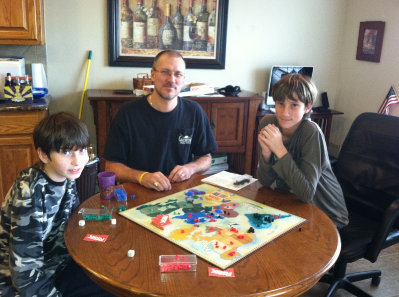 2013/01(January)/New-Years-Day/800x600_2013-01-01-New-Years-Day-09-Dax-Travis-Chance-playing-Risk.JPG