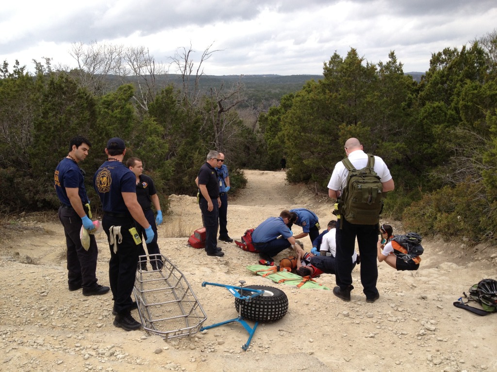 2013/01(January)/Troop214-Barton-Creek-hike/1024x768_2013-01-27-Practice-Hike-Barton-Springs-Trail-assisting-hurt-biker-6.JPG
