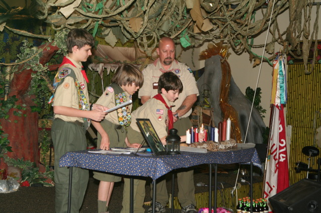2013-01-28-Troop214-Court-of-Honor-33-Dax.JPG
