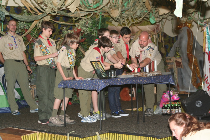 2013/01(January)/Troop214-Court-of-Honor/800x600_2013-01-28-Troop214-Court-of-Honor-17-Travis-Dax.JPG