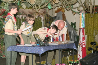 2013-01-28-Troop214-Court-of-Honor-31-Dax.JPG