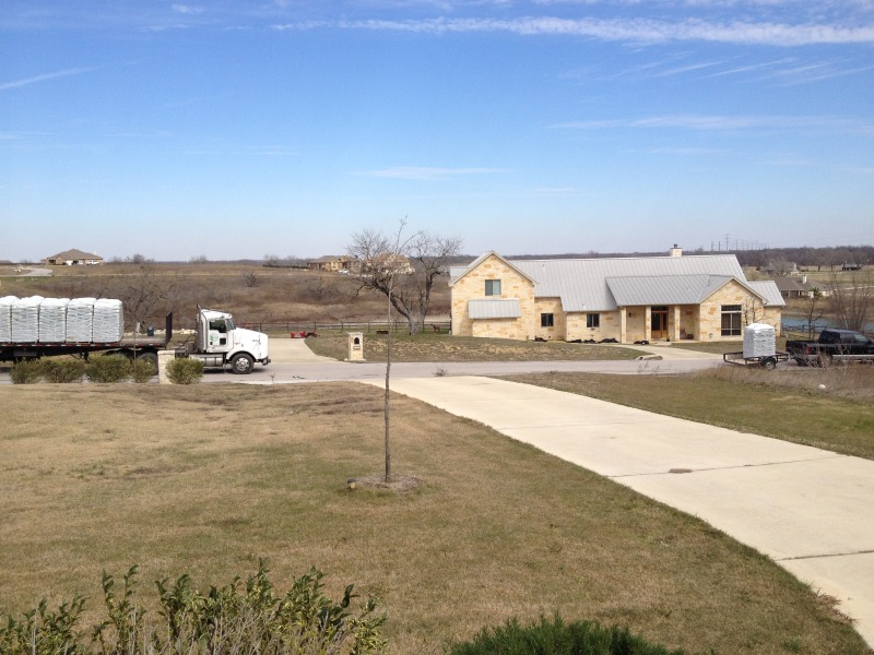 2013/02(February)/Misc-Mulch/800x600_2013-02-28-Mulch-Delivery-2.JPG