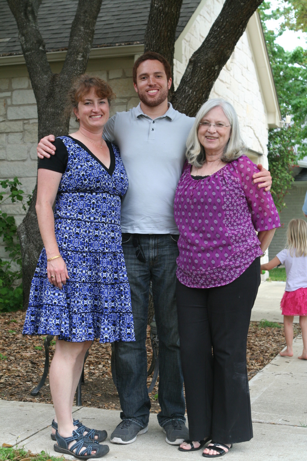 2013/03(March)/Easter/1024x768_2013-03-31-Easter-18-Suzi-Mark-Susana.JPG