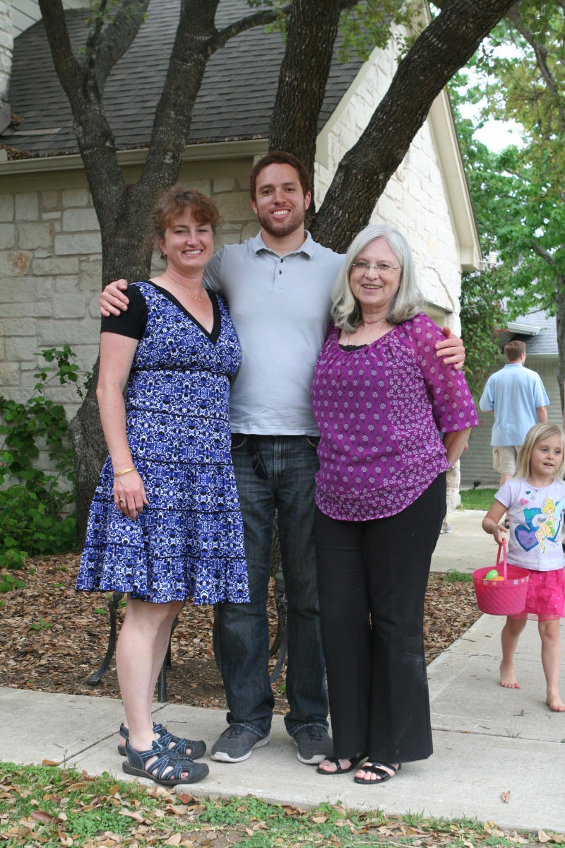 2013/03(March)/Easter/800x600_2013-03-31-Easter-21-Suzi-Mark-Susana.JPG