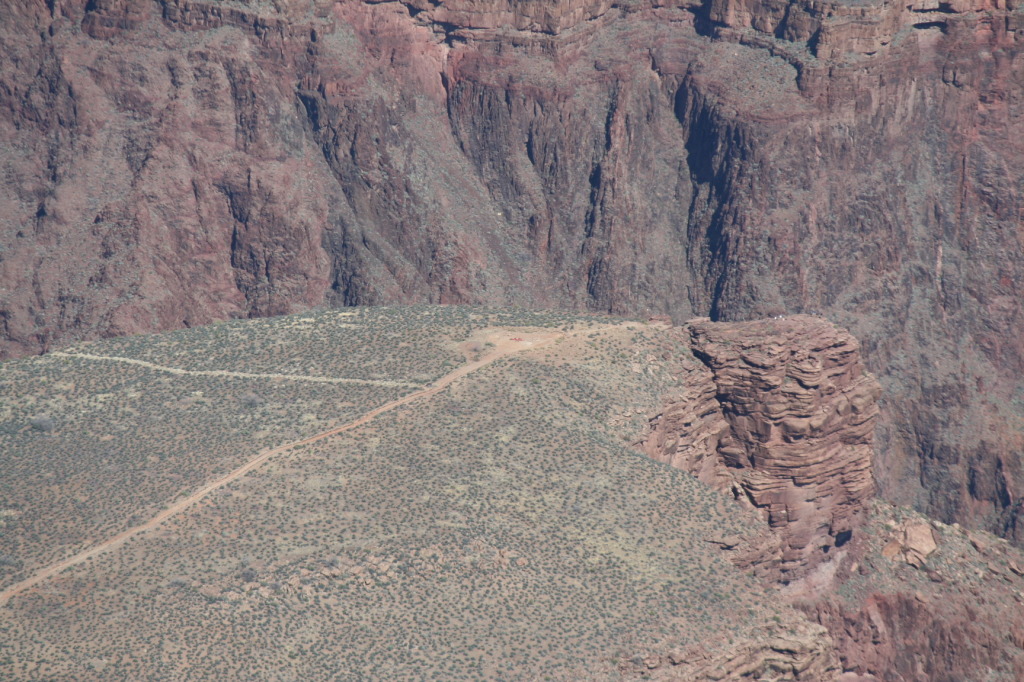 2013/03(March)/Grand-Canyon/Top200/1024x768_2013-03-16-Grand-Canyon-025-Indian-Gardens-Chance-Nathan-Lance-Matt-Travis-making-red-dot.JPG