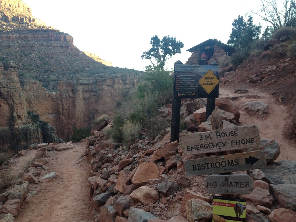 2013/03(March)/Grand-Canyon/Top200/1024x768_2013-03-17-Grand-Canyon-003-RIM-3mile-house.JPG