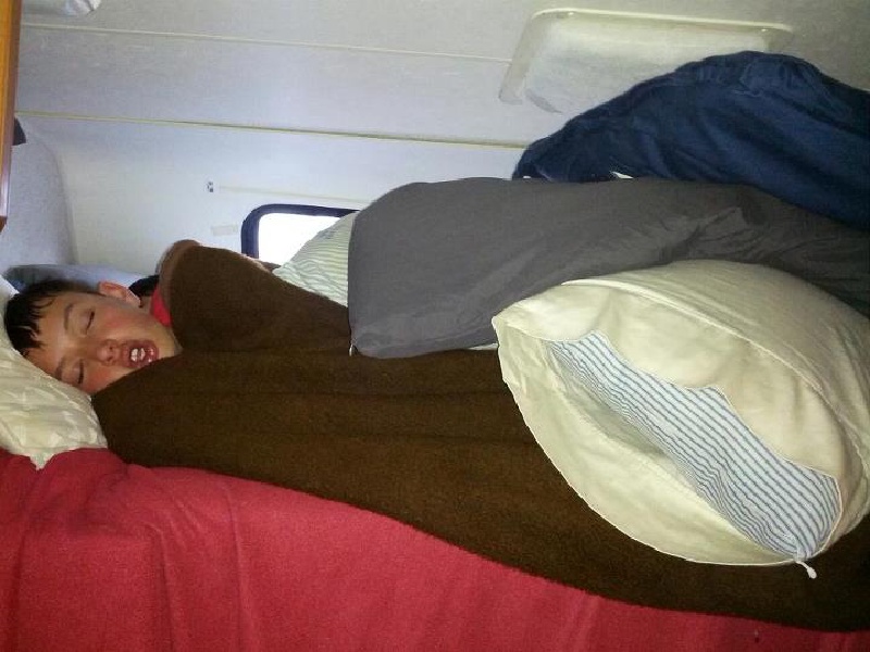 2013/03(March)/Grand-Canyon/Top200/800x600_2013-03-12-Grand-Canyon-2-Nathan-sleeping.JPG