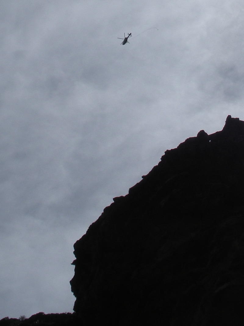 2013/03(March)/Grand-Canyon/Top200/800x600_2013-03-15-Grand-Canyon-35-Monument-poop-helicopter.JPG