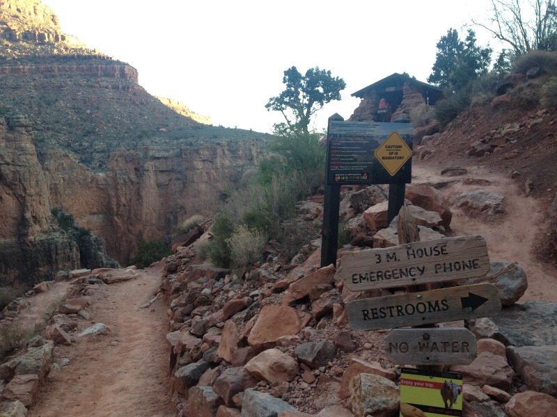 2013/03(March)/Grand-Canyon/Top200/800x600_2013-03-17-Grand-Canyon-003-RIM-3mile-house.JPG
