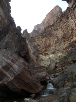 2013-03-15-Grand-Canyon-15-Monument.JPG