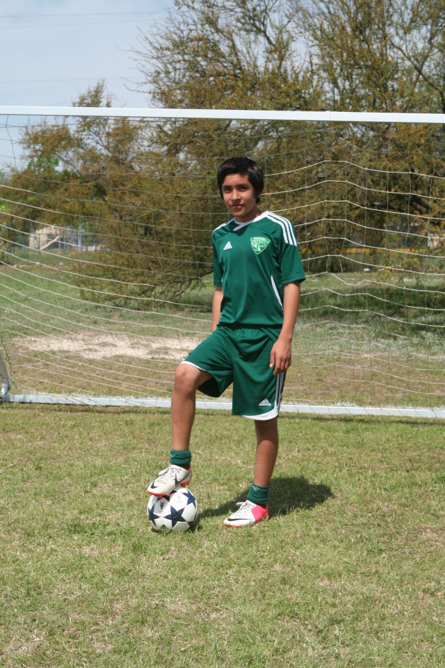 2013/04(April)/Soccer-Final-Crew-game/640x480_2013-04-13-Soccer-Final-Crew-48-Juan.JPG