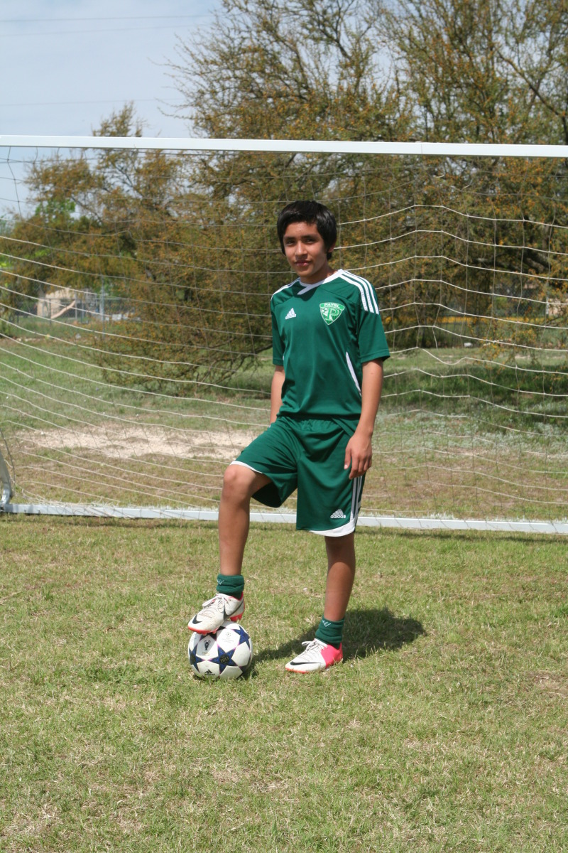 2013/04(April)/Soccer-Final-Crew-game/800x600_2013-04-13-Soccer-Final-Crew-48-Juan.JPG