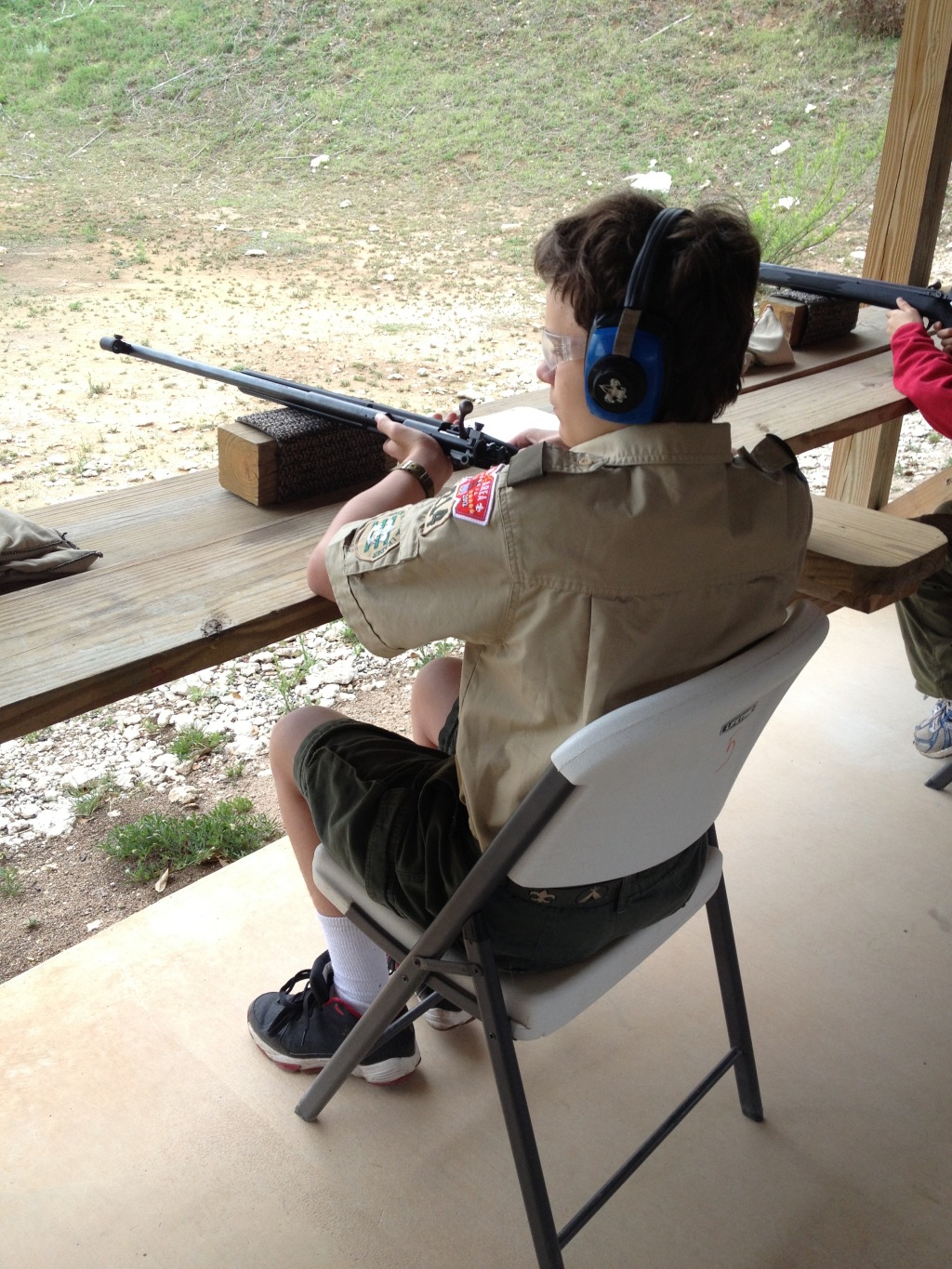 2013/04(April)/Troop214-Shoot-o-ree/1024x768_2013-04-06-Troop214-Shoot-o-ree-06-Kylan.JPG