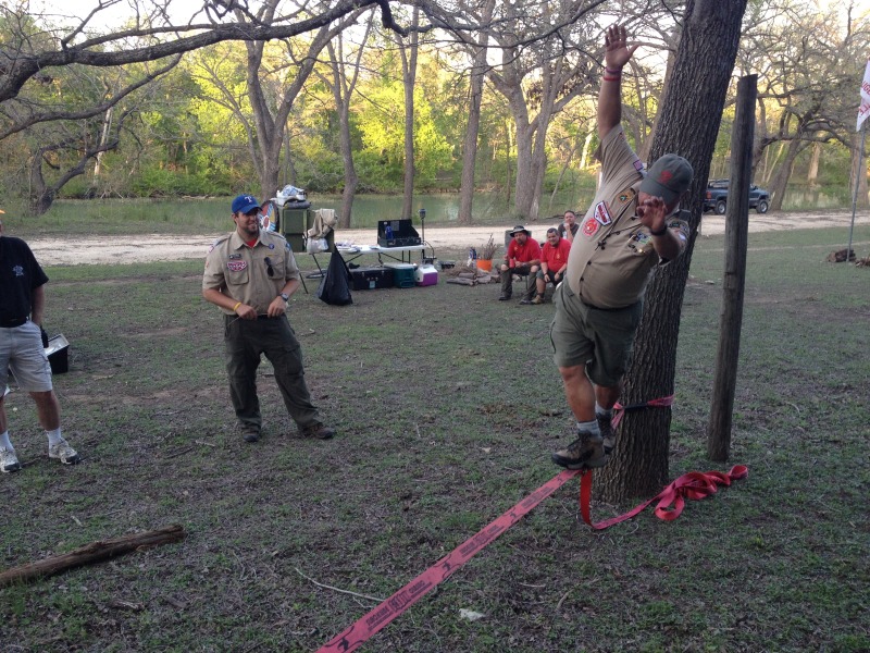 2013/04(April)/Troop214-Shoot-o-ree/800x600_2013-04-06-Troop214-Shoot-o-ree-25-slackline-MattW-Butch.JPG