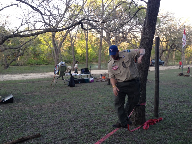 2013/04(April)/Troop214-Shoot-o-ree/800x600_2013-04-06-Troop214-Shoot-o-ree-27-slackline-MattW.JPG