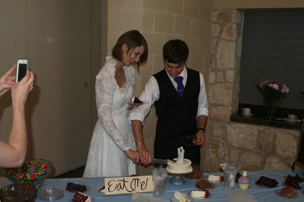 2013/05(May)/Courtney-Wedding-Reception/1024x768_2013-05-12-Courtney-Stephen-wedding-reception-05.JPG