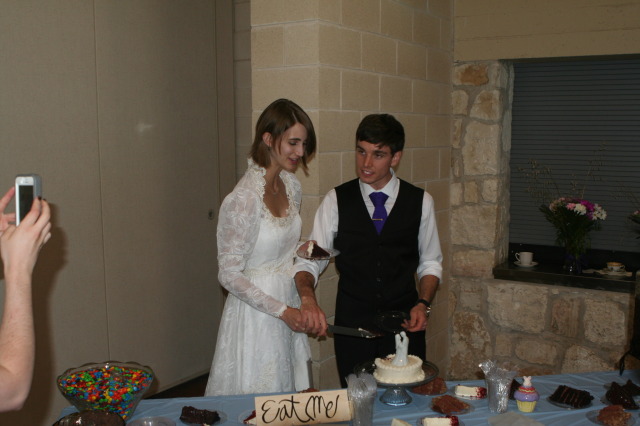 2013/05(May)/Courtney-Wedding-Reception/640x480_2013-05-12-Courtney-Stephen-wedding-reception-04.JPG