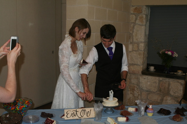 2013/05(May)/Courtney-Wedding-Reception/640x480_2013-05-12-Courtney-Stephen-wedding-reception-05.JPG