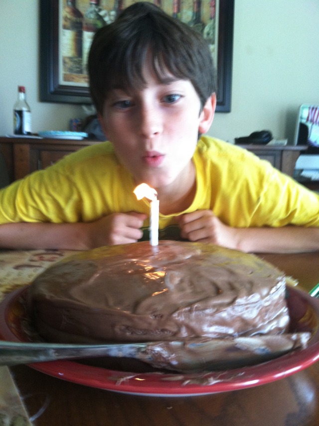 2013/05(May)/Dax-Birthday/640x480_2013-06-02-Dax-Birthday-3-cake.JPG