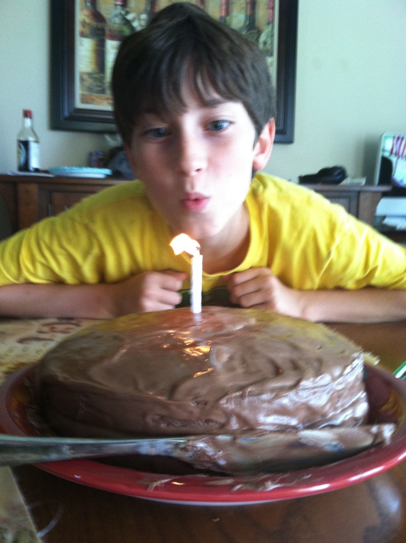 2013/05(May)/Dax-Birthday/800x600_2013-06-02-Dax-Birthday-3-cake.JPG