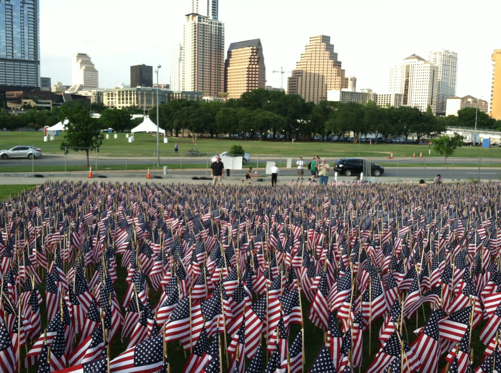 2013-05-27-EFH-Memorial-Day-2-flags.JPG