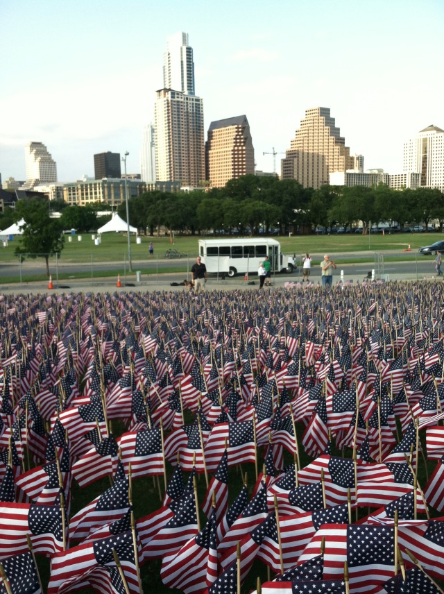 2013/05(May)/EFH-Memorial-Day-end-of-session-party/640x480_2013-05-27-EFH-Memorial-Day-1-flags.JPG