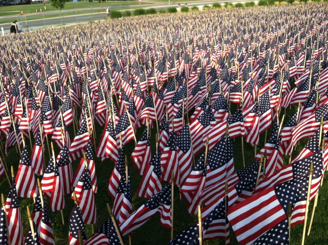 2013/05(May)/EFH-Memorial-Day-end-of-session-party/640x480_2013-05-27-EFH-Memorial-Day-4-flags.JPG