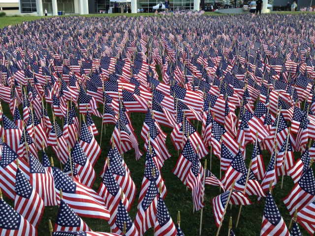 2013/05(May)/EFH-Memorial-Day-end-of-session-party/640x480_2013-05-27-EFH-Memorial-Day-6-flags.JPG