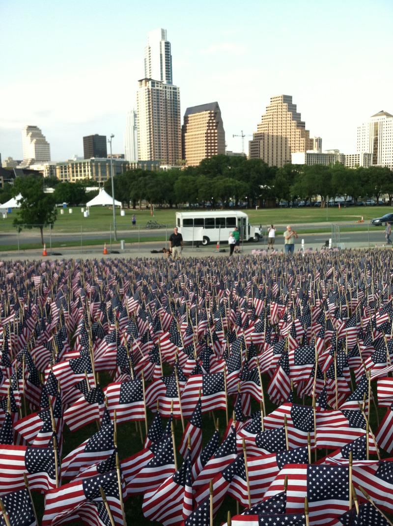 2013/05(May)/EFH-Memorial-Day-end-of-session-party/800x600_2013-05-27-EFH-Memorial-Day-1-flags.JPG