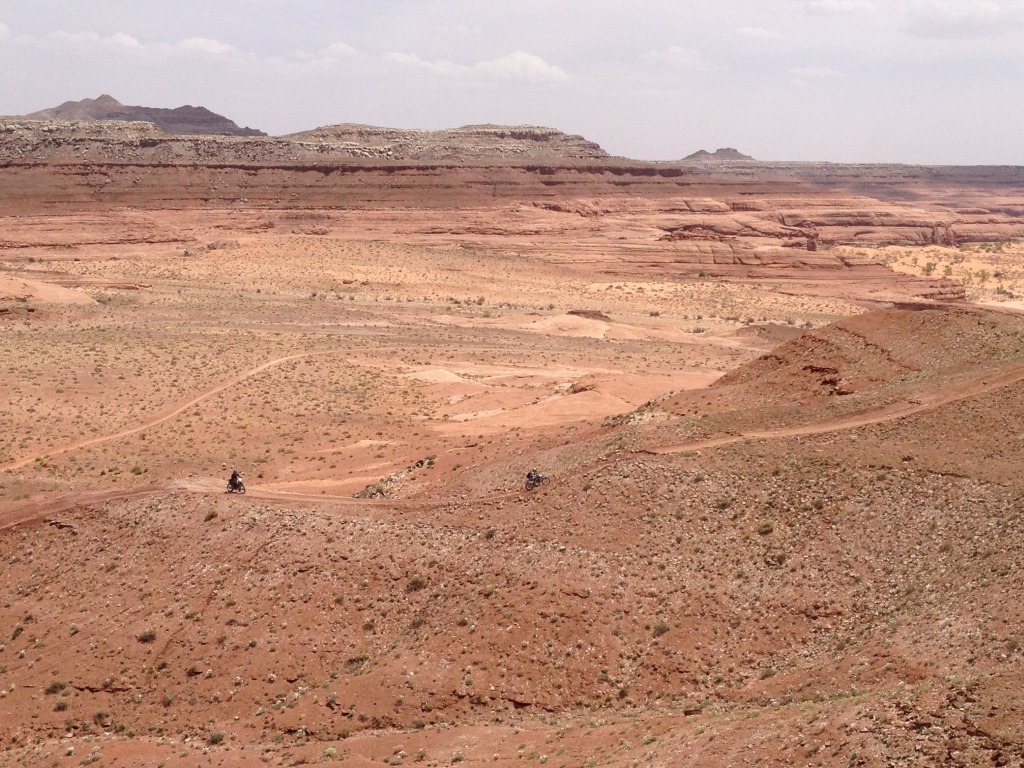 2013/05(May)/Moab/1024x768_2013-05-05-Moab-19-Justin-Josh.JPG
