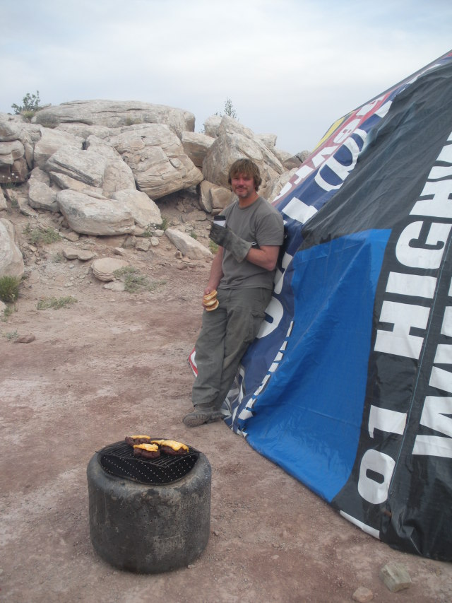 2013-05-05-Moab-27-Justin-burgers-geodome.JPG