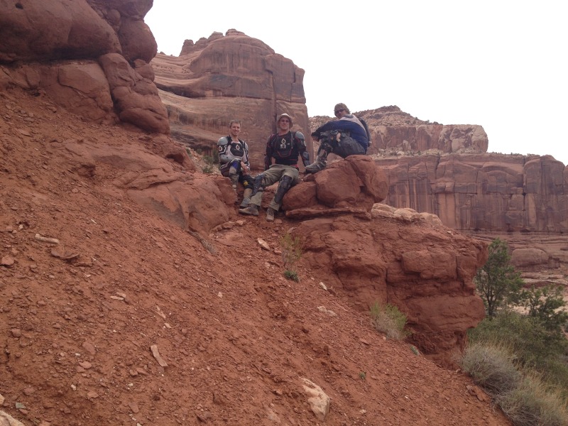 2013/05(May)/Moab/800x600_2013-05-04-Moab-25-Josh-Travis-Justin.JPG