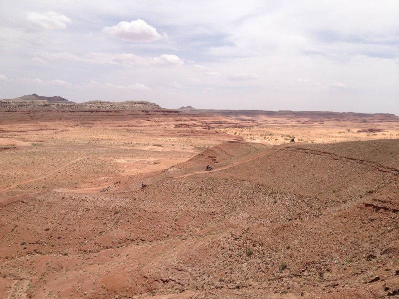 2013/05(May)/Moab/800x600_2013-05-05-Moab-21-Justin-Josh-Larry.JPG