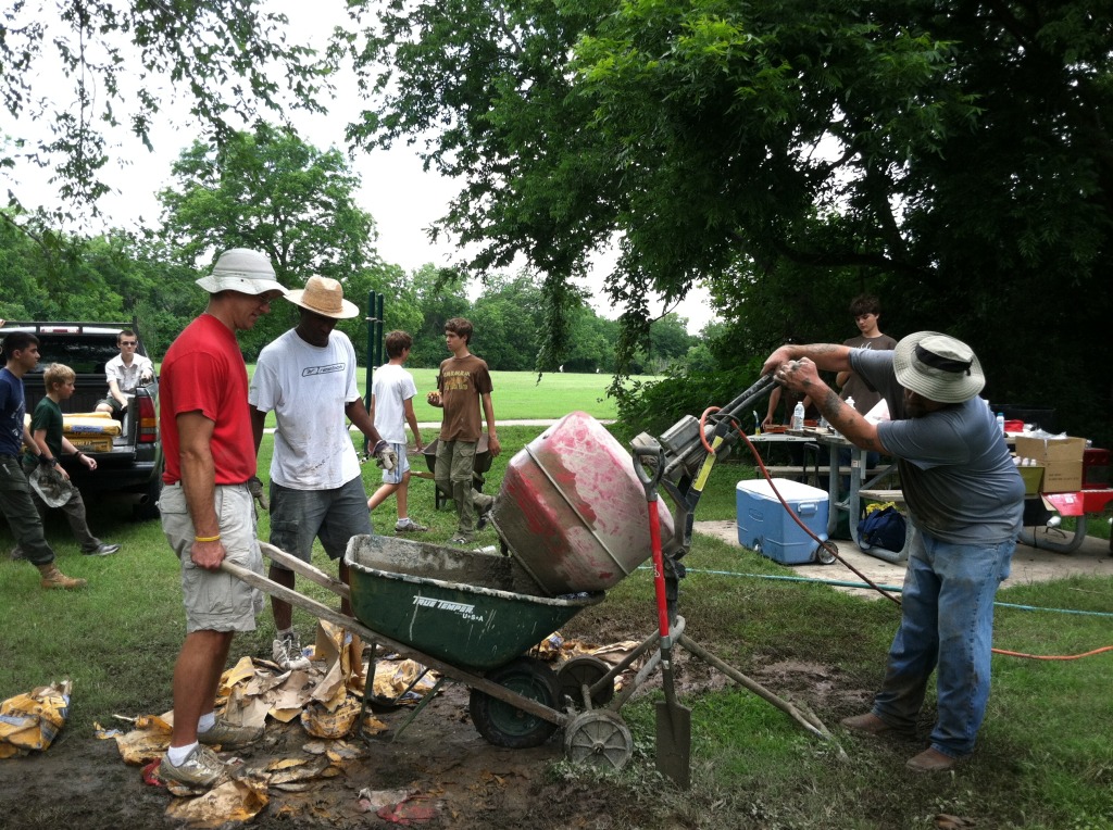 2013/05(May)/Troop214-Kylan-Eagle-Project/1024x768_2013-05-27-Troop214-Kylan-Eagle-Project-15-Travis-Cade-Scot.JPG