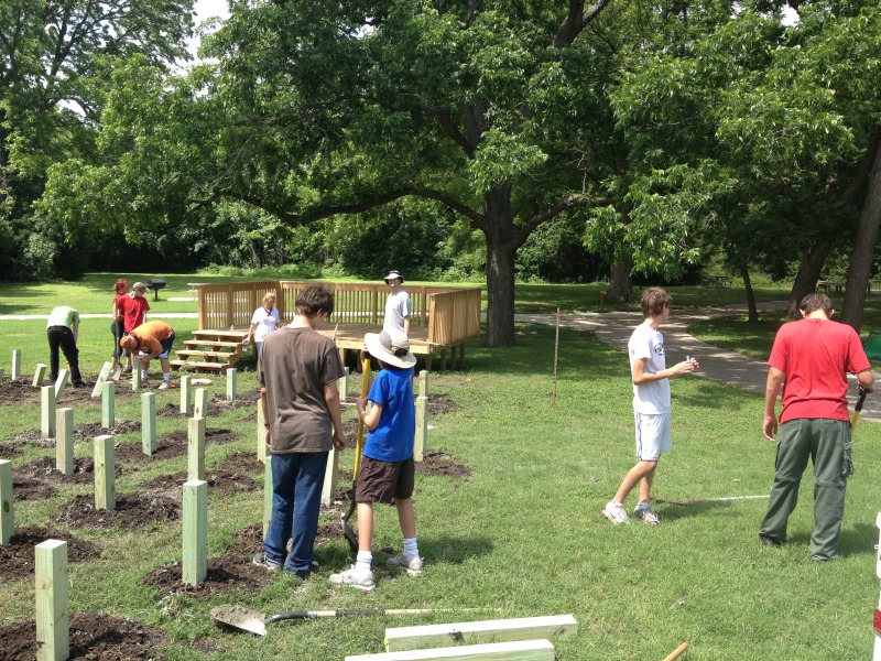 2013/05(May)/Troop214-Kylan-Eagle-Project/800x600_2013-05-27-Troop214-Kylan-Eagle-Project-29-Matt-Chance-Nathan-Jack.JPG