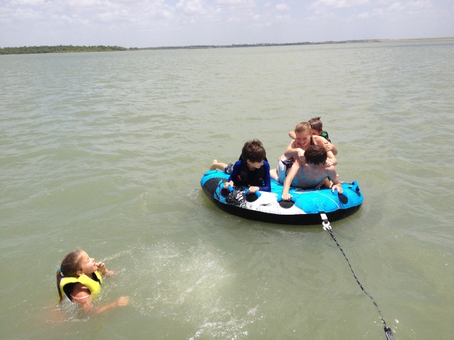 2013/06(June)/Boating-with-Busbys/640x480_2013-06-23-Boatin-with-Busbys-12-Beth-Dax-Chance-Julia-Will.JPG