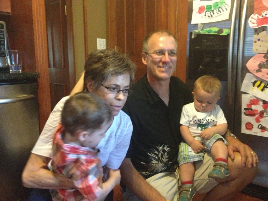 2013/06(June)/Minneapolis-Wieczoreks/1024x768_2013-06-25-Minneapolis-10-Travis-Pat-grandkids.JPG