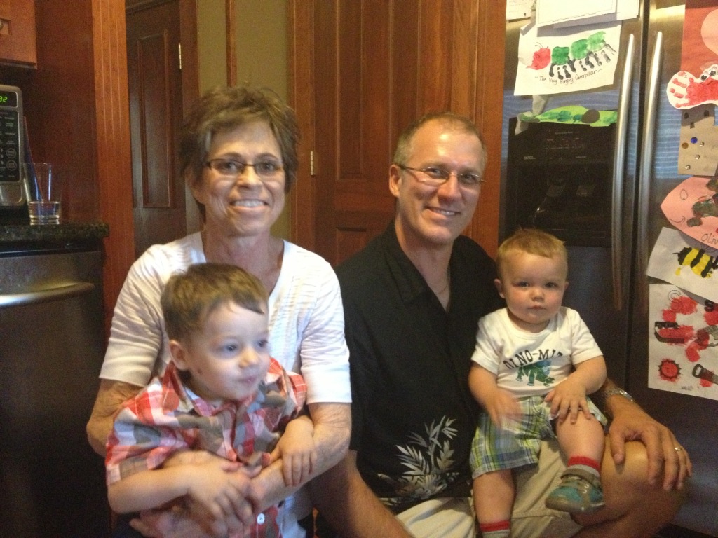 2013/06(June)/Minneapolis-Wieczoreks/1024x768_2013-06-25-Minneapolis-14-Travis-Pat-grandkids-GOOD.JPG