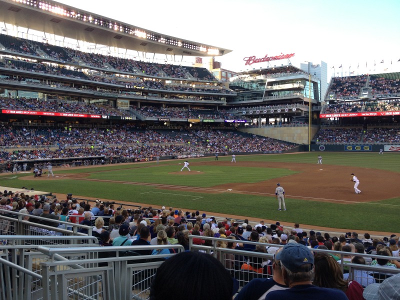 2013/06(June)/Minneapolis-Wieczoreks/800x600_2013-06-27-Minneapolis-01-baseball-game.JPG