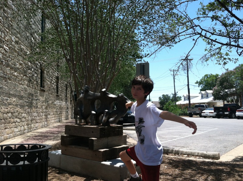 2013-06-30-Dax-on-lizard.JPG