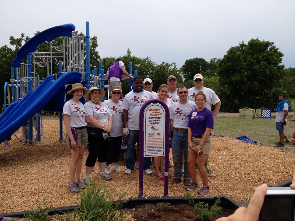 2013/06(June)/NYOS-Playground-build/1024x768_2013-06-07-NYOS-playground-build-3.JPG