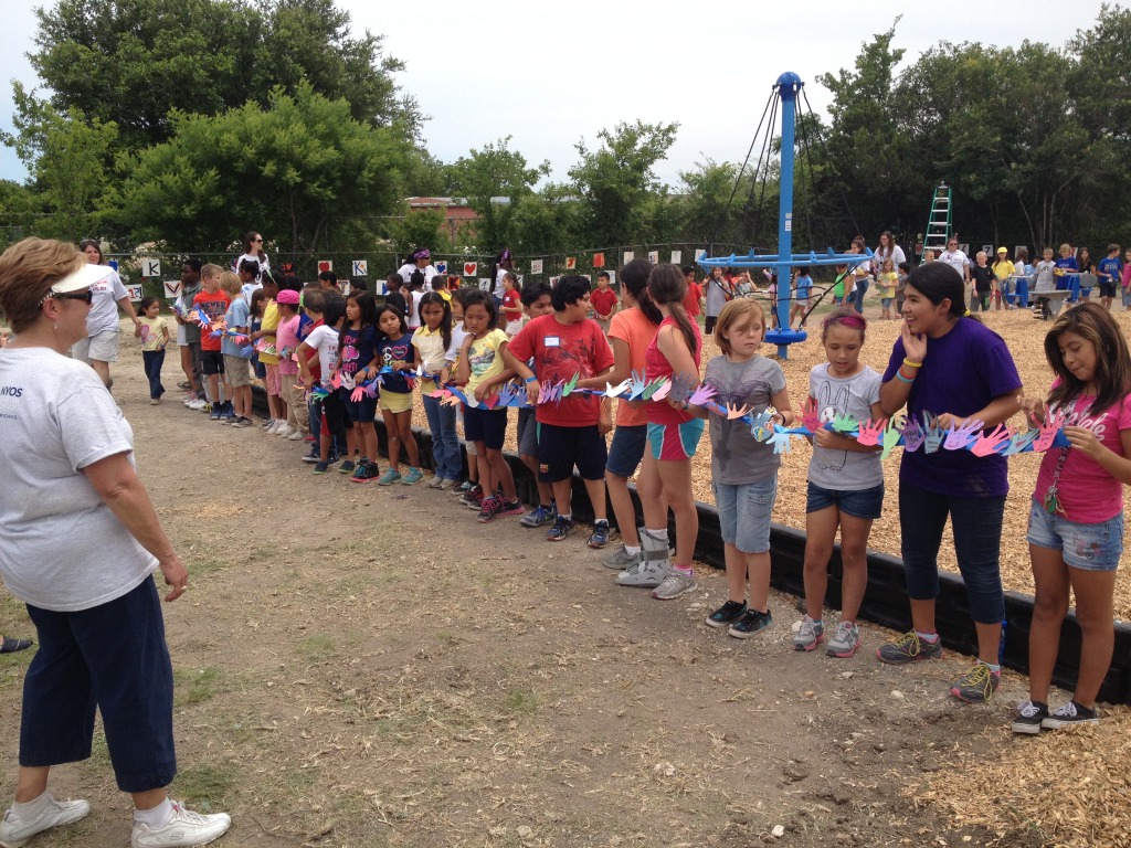 2013/06(June)/NYOS-Playground-build/1024x768_2013-06-07-NYOS-playground-build-5.JPG