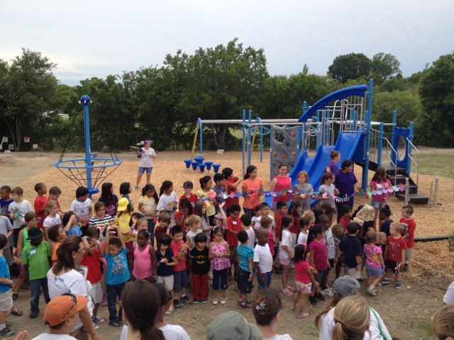 2013/06(June)/NYOS-Playground-build/640x480_2013-06-07-NYOS-playground-build-8.JPG