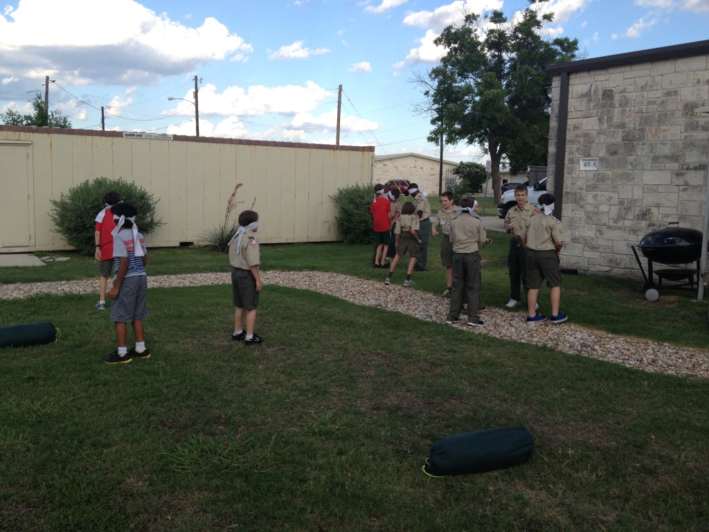 2013/06(June)/Troop214-tent-contest/1024x768_2013-06-10-Troop214-Tent-Blindfold-contest-2.JPG